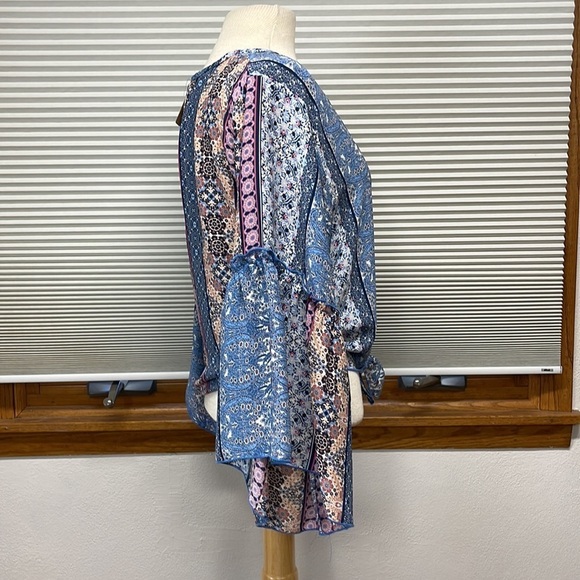 Lavender Fields NWT Blue Boho Print Bell Sleeve Crop Tie Front Top Small - Picture 4 of 8